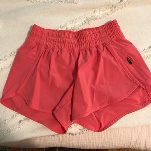 Lululemon tracker shorts